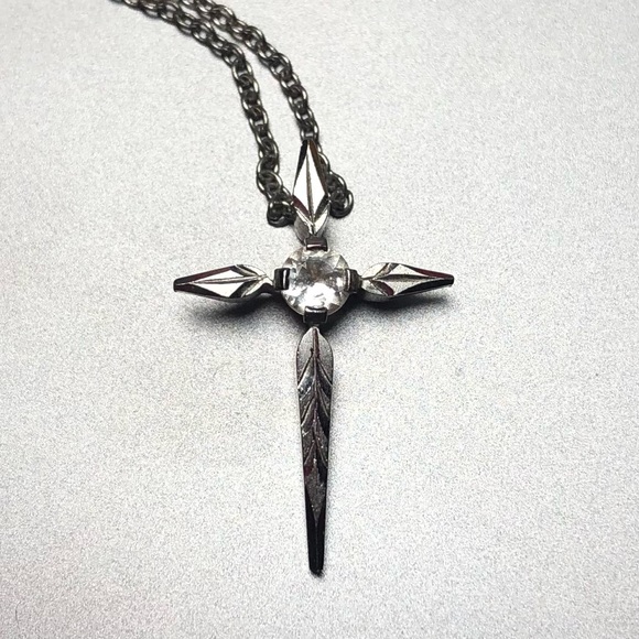 Silver Cross Necklace. - Picture 2 of 7